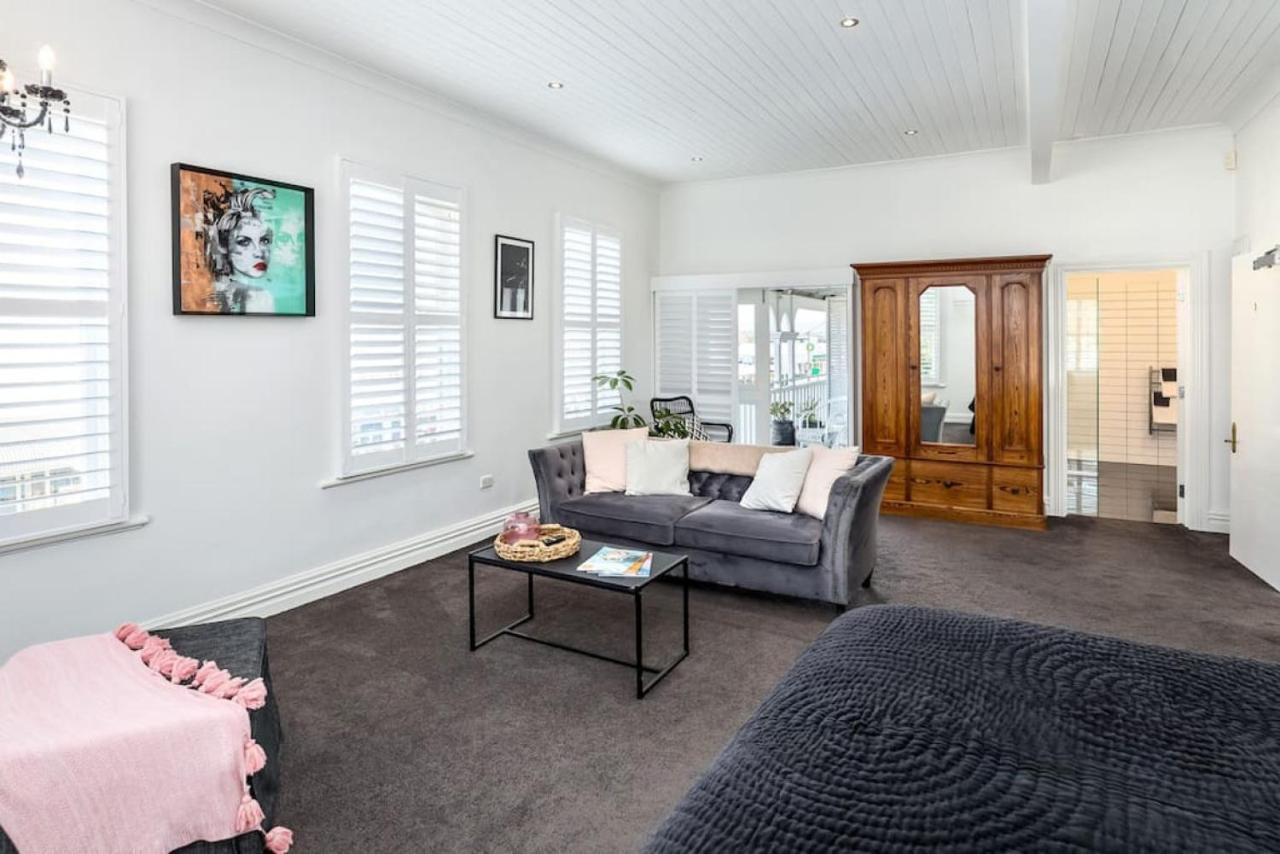 Altitude Studio Apartment Martinborough Eksteriør bilde